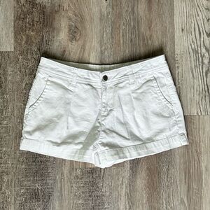 Front pleat shorts
